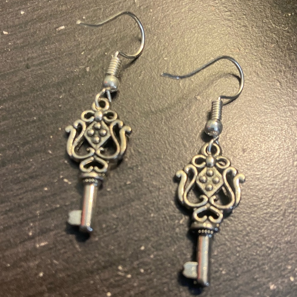 Silver Key Drop and Dangle Earrings